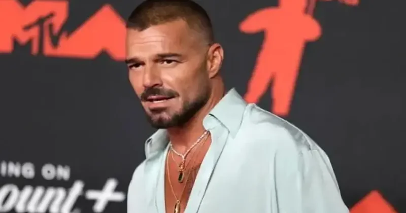 Yüzyıllardır Türkiye de devam eden geleneği talep etti: Ricky Martin den konser öncesi istek