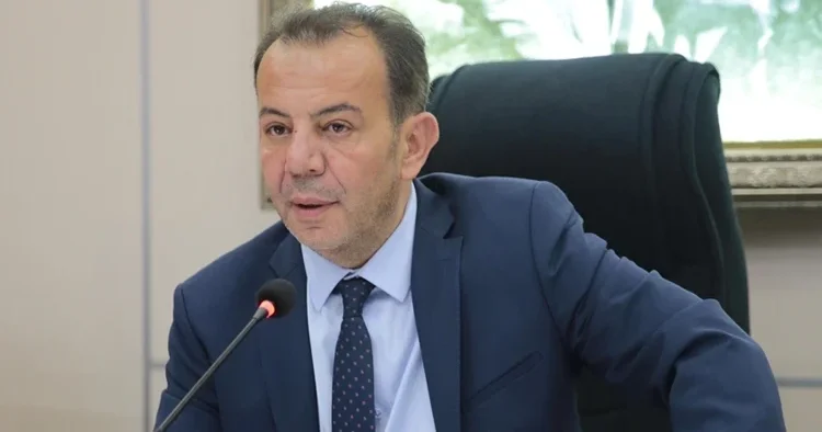 Bolu Belediye Başkanlığı görevinden uzaklaştırılan Tanju Özcan CHP’den istifa etti
