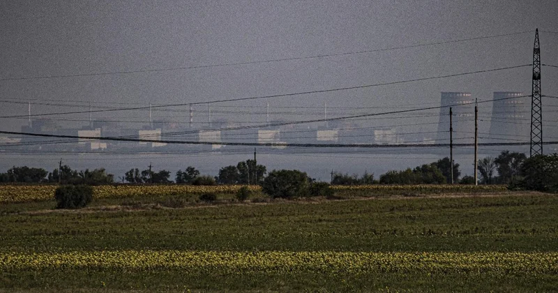 Rusya: Ukrayna, Zaporijya Nükleer Güç Santrali nin ulaşım binasına saldırdı