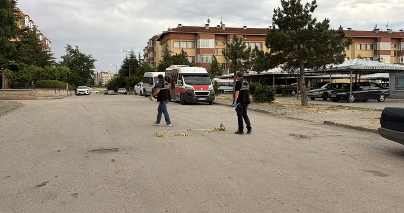 Tartıştığı kişiyi, sokak ortasında tabancayla vurup, kaçtı Son dakika haberleri