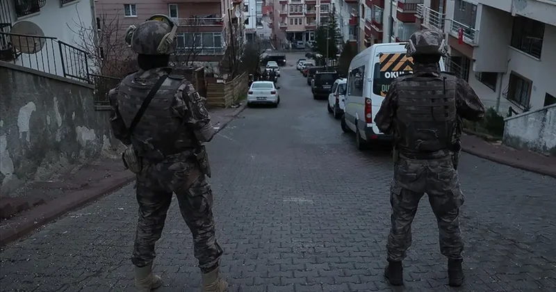 Bakan Gürlek duyurdu: Şapkalılar çetesine 5 ilde operasyon! İşte o anlar