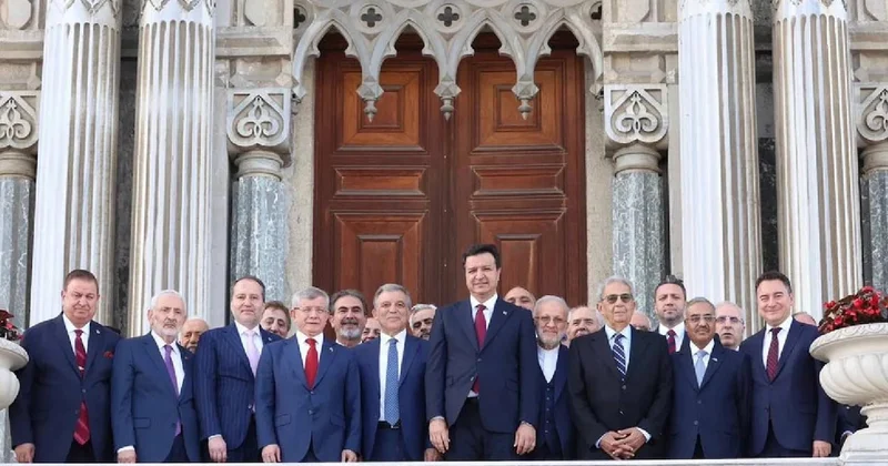 Çırağan’da sürpriz buluşma! Yıllar sonra 5 isim bir arada Sözcü Gazetesi