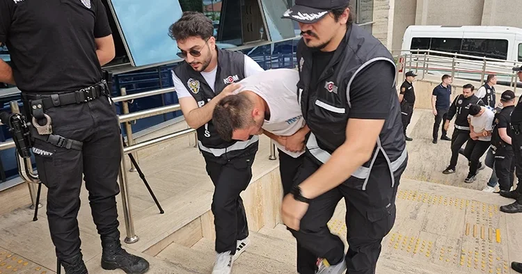 Rüşvetle kürtaj skandalı! Doktor 10 bin ile 100 bin lira arasında değişen miktarlarda para istemiş