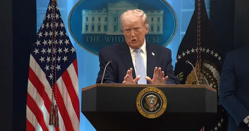 Trump: Lübnan, Hizbullah ve İsrail dahil tüm cephelerde tam bir ateşkes bekliyoruz
