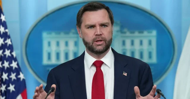 Trump ın yardımcısı Vance İsrail i topa tuttu: Füzeleriniz bile bizden VİDEO İZLE