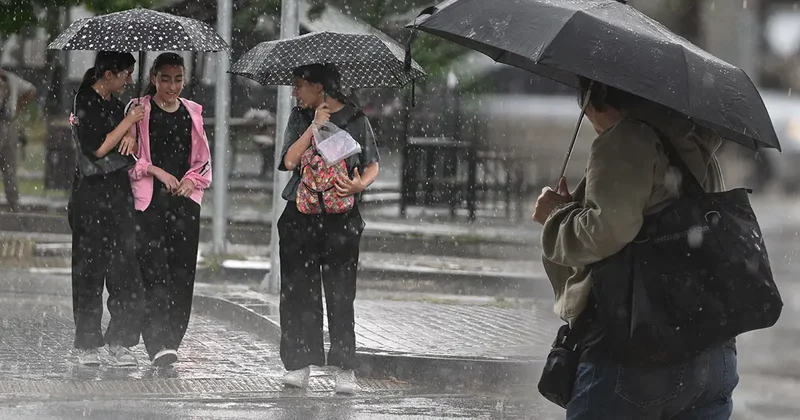 Meteoroloji saat vererek uyardı: İstanbul da sağanak, 15 il için ‘sarı’ alarm