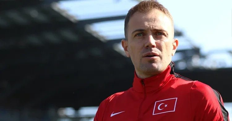 Mert Günok tan Uğurcan Çakır yanıtı: Ne yapacağını bilen bir kaleci!