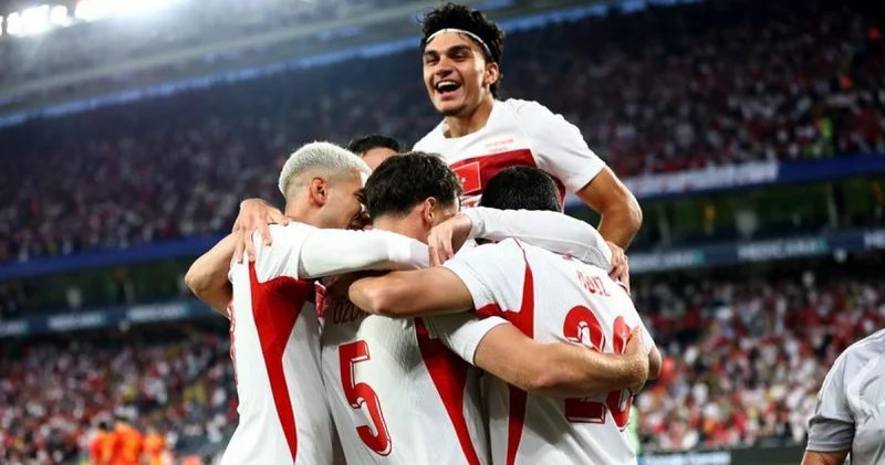 MİLLİ MAÇ CANLI YAYIN A Milli Takım galibiyet için sahaya çıkıyor: Türkiye Paraguay muhtemel 11 leri belli oldu! Türkiye Paraguay maçı canlı anlatım