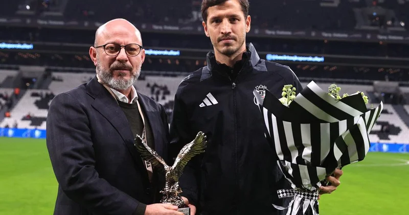 Beşiktaş ta ayrılık! Salih Uçan yıldızlaştığı yere geri dönüyor