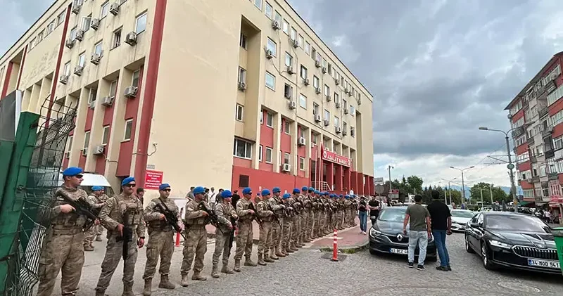 Kocaeli de tefecilik operasyonu: 16 şüpheli adliyede