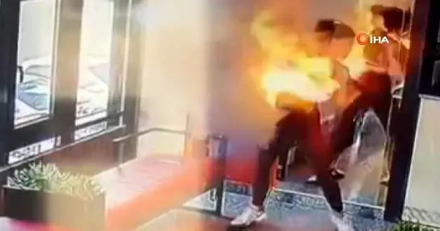 Kazakistan da çantasında taşıdığı powerbank patlayan kadın alevler içinde kaldı