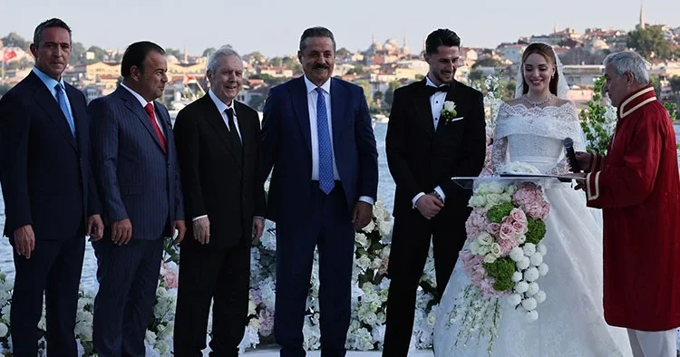 İsmail Yüksek, dünyaevine girdi!