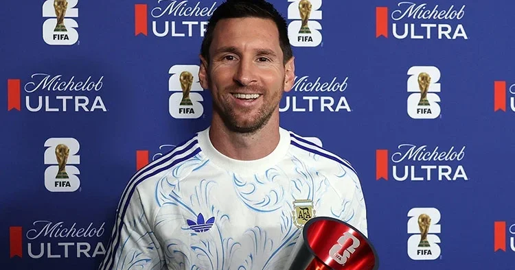 Messi, yürüye yürüye finale yükseldi!