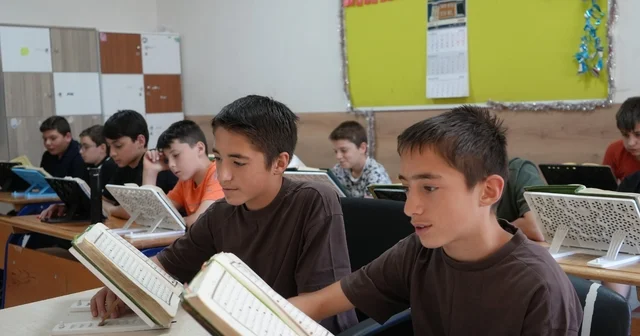 13 yaşındaki ikiz kardeşler birlikte Kur an ı Kerim i ezberleyerek hafız oldu Kastamonu Haberleri Habertürk Yerel Haberler
