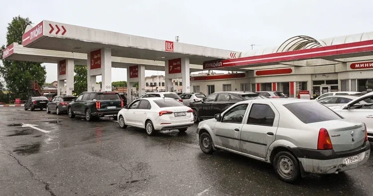 Rusya ve Ukrayna’da günlük hayat cepheye ayarlı