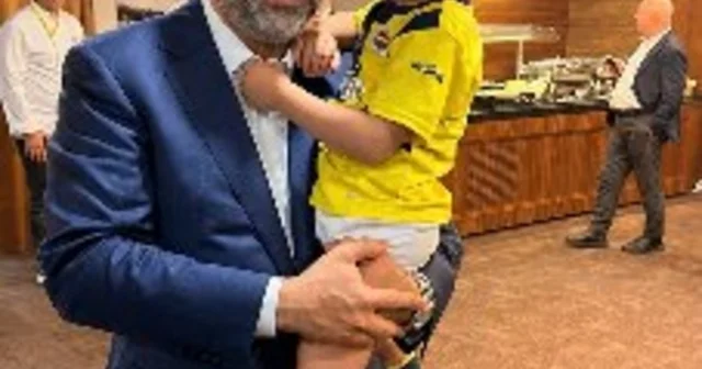 Çorum FK Başkanı Balçık, minik taraftar Göktuğ ile Fenerbahçe Lyon maçında buluştu Çorum Haberleri Habertürk Yerel Haberler