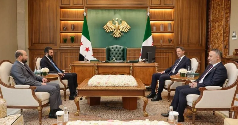 Bakan Bayraktar, Suriye Cumhurbaşkanı Şara ile bir araya geldi