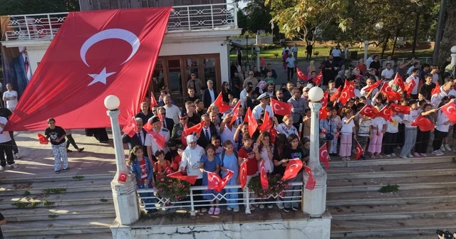 TCG Anadolu ve TCG Heybeliada Yalova da vatandaşları selamladı Yalova Haberleri Habertürk Yerel Haberler