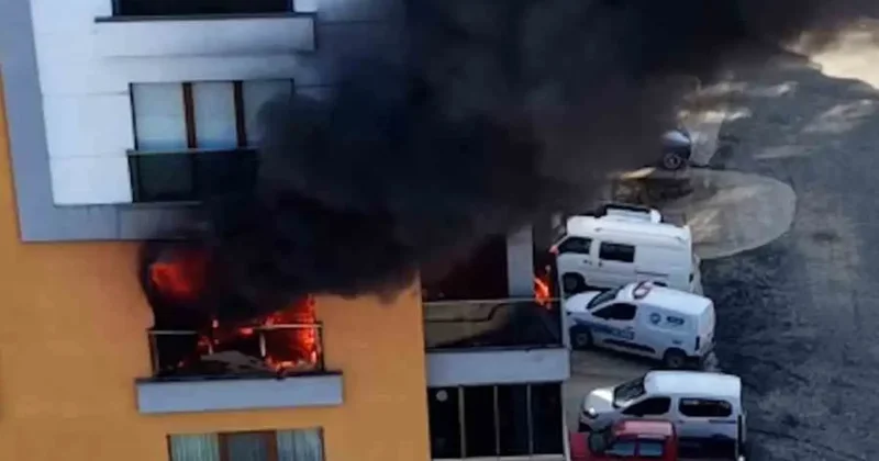 Rize’de 10 katlı apartmanın 4. katında çıkan yangın korkuttu