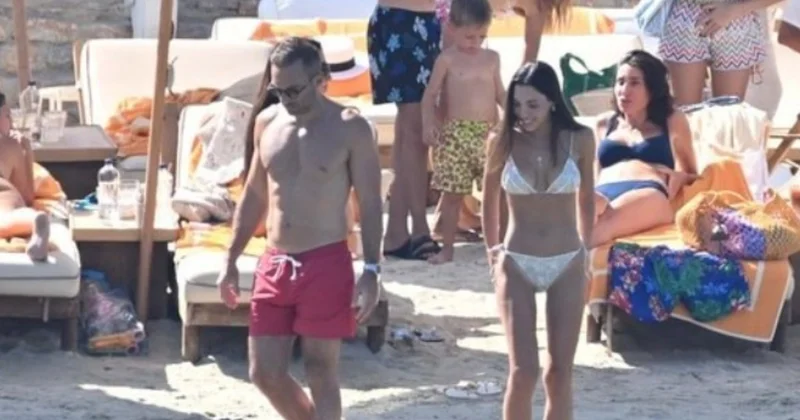 Vakko nun veliahtı sevgilisiyle Bodrum da: Önce denize girdi, sonra fotoğrafını çekti Sözcü Gazetesi