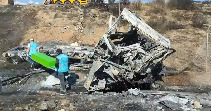 TIR Şoförü Kazadan Önce Canlı Yayında Şarkı Söyledi