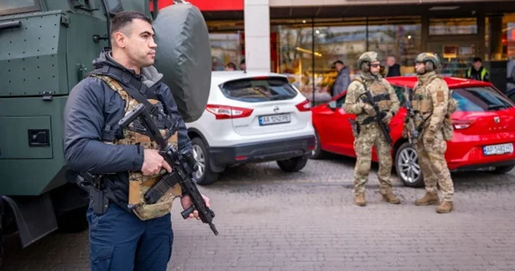 Ukrayna da Devlet Başkanı Zelenski nin ofisini de kapsayan suç örgütü soruşturması başlatıldı