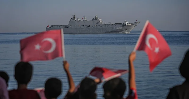 Türk donanmasının seçkin platformlarından gövde gösterisi