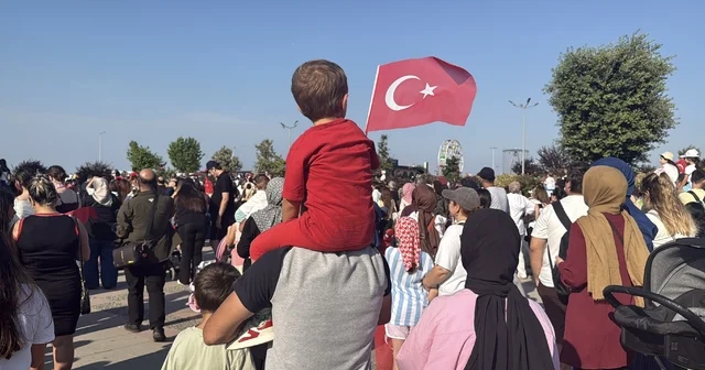 Türk Yıldızları, Atatürk ün Yalova ya gelişinin 97 nci yıl dönümünde gökyüzünü renklendirdi Yalova Haberleri Habertürk Yerel Haberler