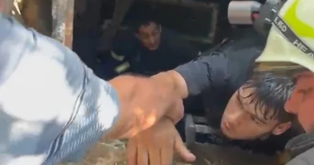 Bahçede dolaşırken üzeri kapalı kuyuya düştü Kuyuya düşen genç itfaiye ekipleri tarafından kurtarıldı Şanlıurfa Haberleri Habertürk Yerel Haberler