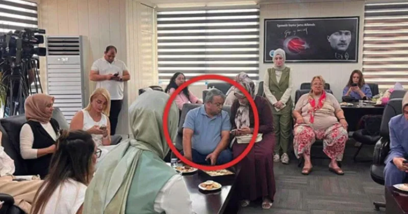 CHP li belediye meclis üyesi şimdi de AKP nin kutlamasında ortaya çıktı Sözcü Gazetesi