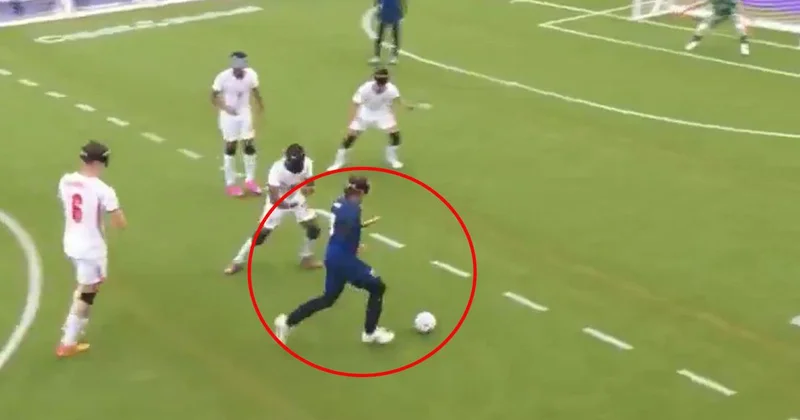 Görme engelli futbol maçında atılan gole bakın