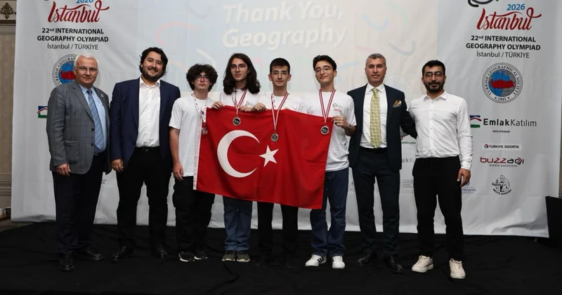 Türkiye den tarihi başarı! 4 öğrenci gümüş madalya kazandı Haberler
