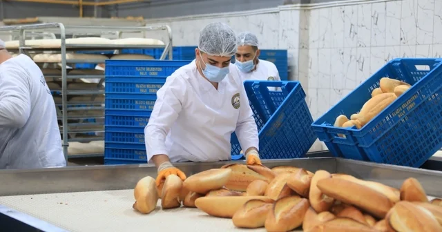 Elazığ da günlük 20 bin ekmek üretilerek vatandaşların tüketimine sunuluyor Elazığ Haberleri Habertürk Yerel Haberler