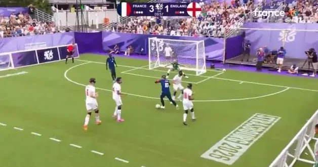 Kendi sahasından başladı, rakip kalede bitirdi! Görme engelli futbolcudan harika gol