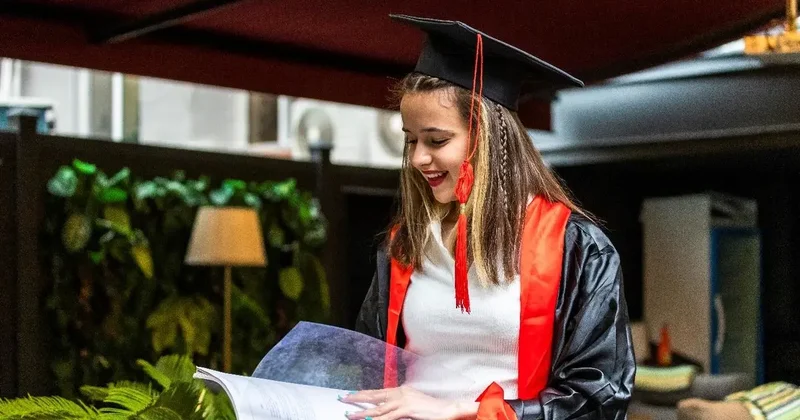 Yurtdışı üniversite seçimi nasıl yapılır? Doğru üniversite ve danışmanlık firması seçme rehberi