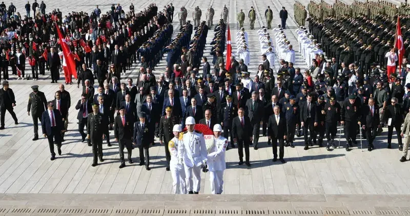 Ankara Valisi Canbolat, Anıtkabir i ziyaret etti