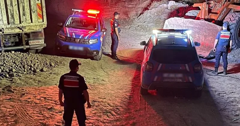 Manavgat ta kaçak kum operasyonu: 3 gözaltı Son dakika haberleri