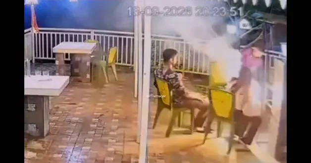 Hindistan da mangal bomba gibi patladı! Yemek yağı yerine tiner dökünce...