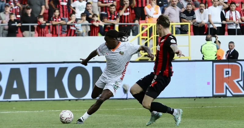 Çorum FK evinde kaybetti! Alanyaspor milli araya moralli girdi Sözcü Gazetesi