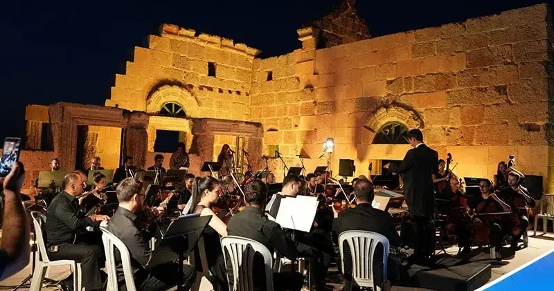 Zerzevan Kalesi’nde Diyarbakır türküleri senfoniyle buluştu