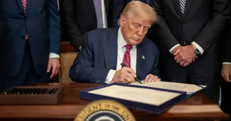 Trump, Rusya ve İran a yönelik yaptırım yasa tasarısını onayladı