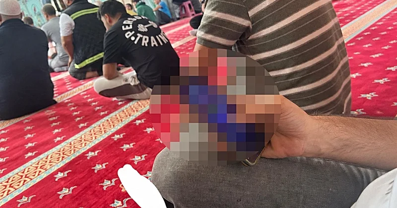 Pes dedirten görüntü! Cami içinde yaptığına bakın