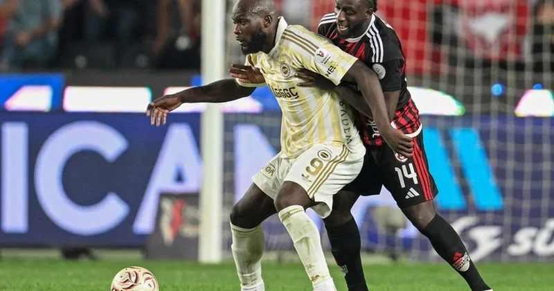 Lukaku ya adım attırmayan Abena, diğer golcülere de meydan okudu
