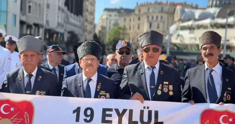 19 Eylül Gaziler Günü nde Taksim de tören düzenlendi