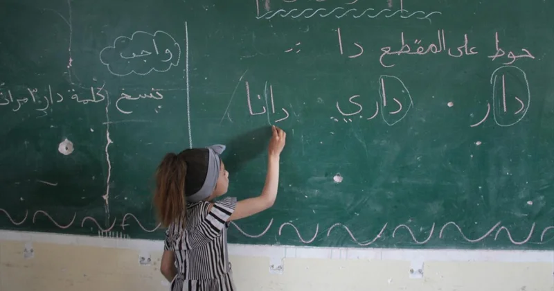 Soykırımcı İsrail saldırılarının gölgesinde Gazze de 3 yıl sonra eğitim yeniden başladı