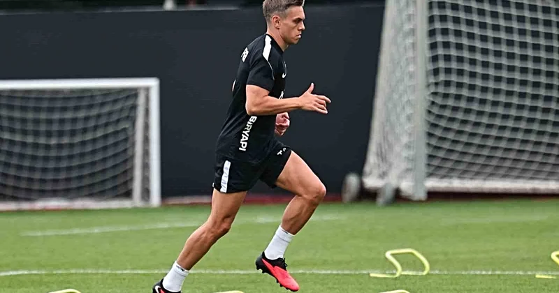 Trossard ın topuk kemiğinde ödem tespit edildi, Beşiktaş tedaviye başladı