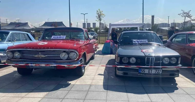 Sincan’da klasik otomobil tutkunları bir araya geldi