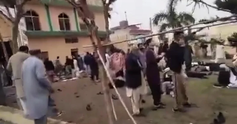 Pakistan da cami yakınındaki patlamalarda hayatını kaybedenlerin sayısı 23 e yükseldi