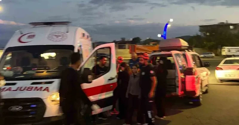 Bingöl’de iki otomobil çarpıştı: 4 yaralı