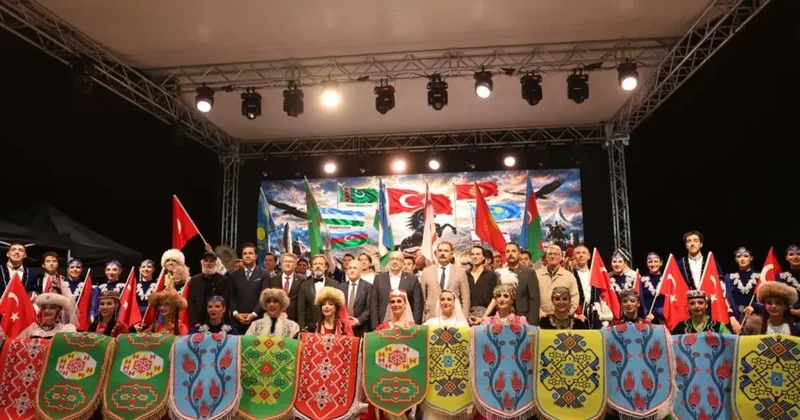 29. Uluslararası Hazar Şiir Akşamları: Gösteriler ayakta alkışlandı